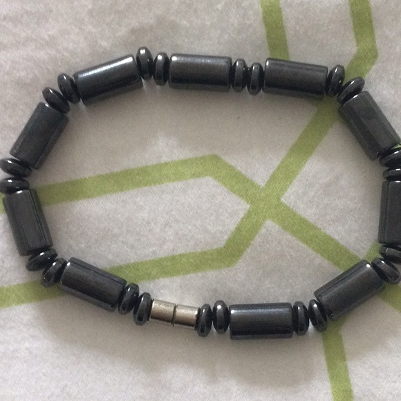 Magnetic closure titanium bracelet - Picture 2 of 3